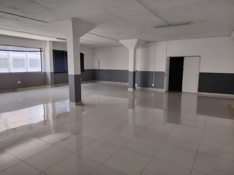 An immaculate Office Space To Rent in South Beach, Durban, KwaZulu Natal - Photo 3