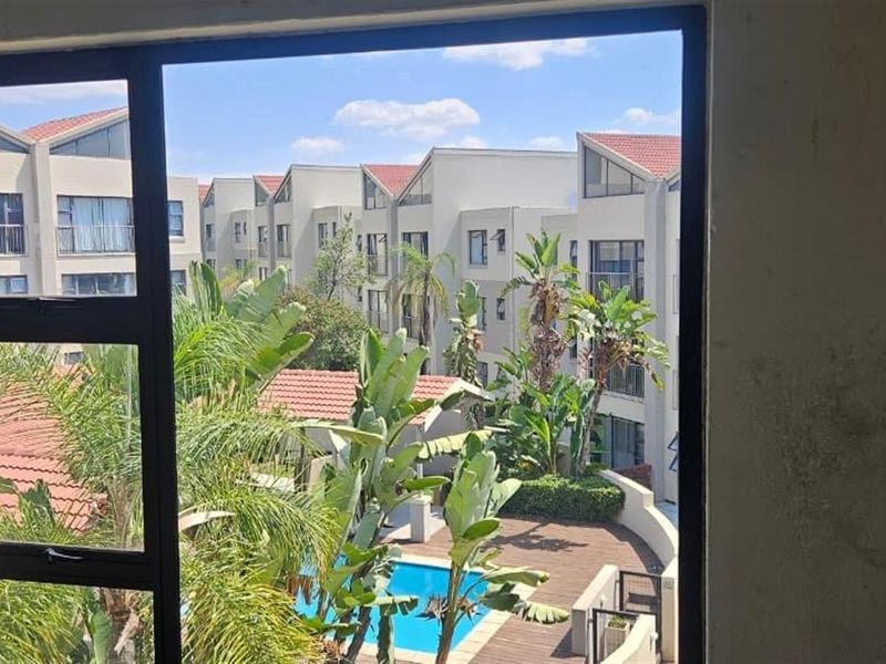 Townhouse For Sale in Johannesburg North, Randburg - Photo 2