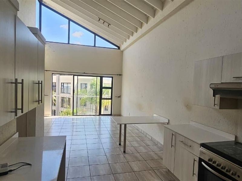 Townhouse For Sale in Johannesburg North, Randburg - Photo 4