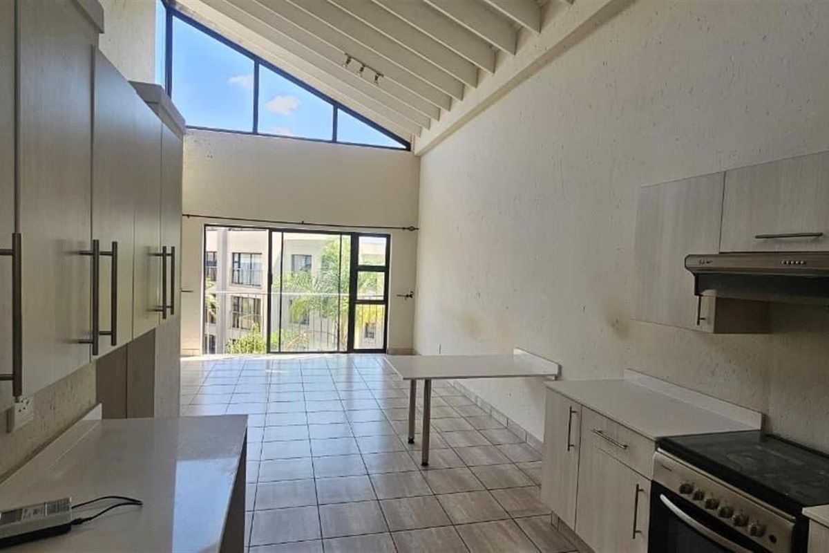 Townhouse For Sale in Johannesburg North, Randburg - Photo 4