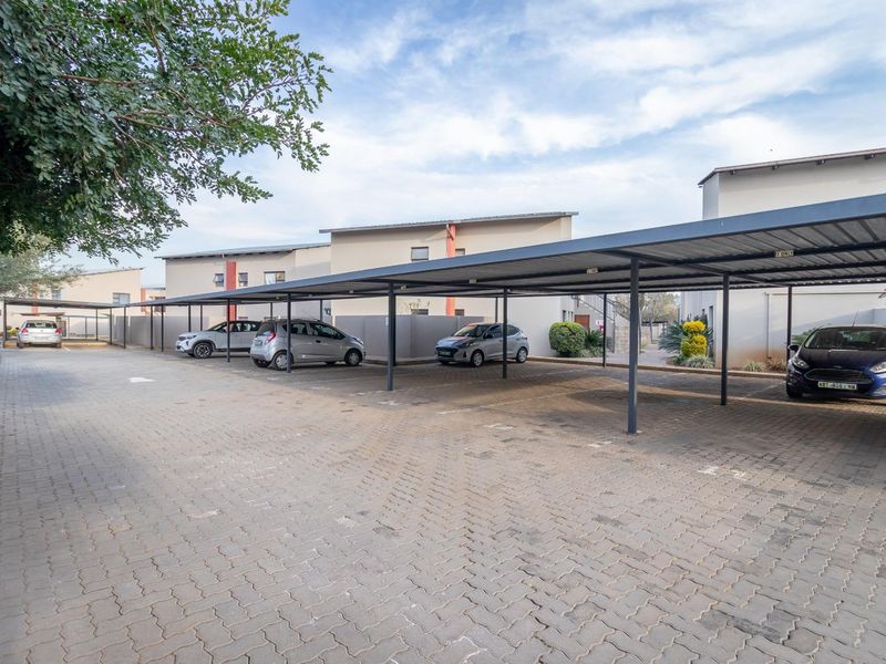 Apartment For Sale in Melodie, Hartbeespoort, North West - Photo 2