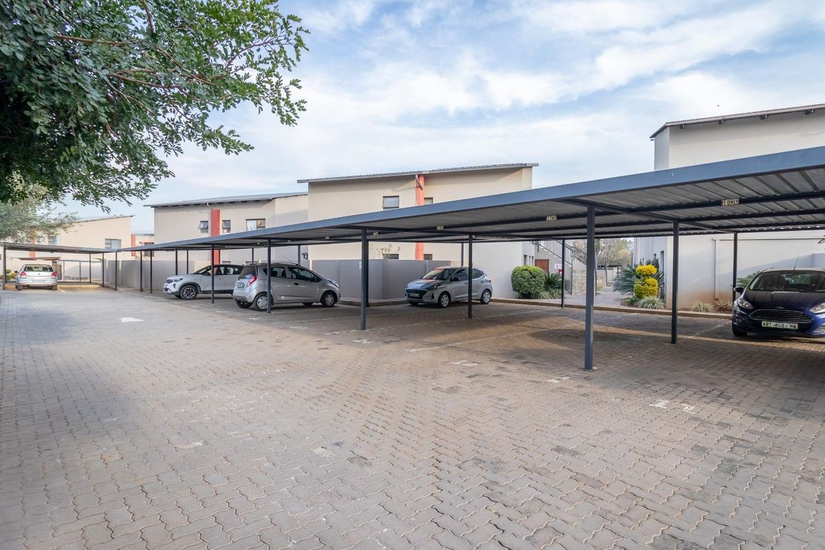 Apartment For Sale in Melodie, Hartbeespoort, North West - Photo 2