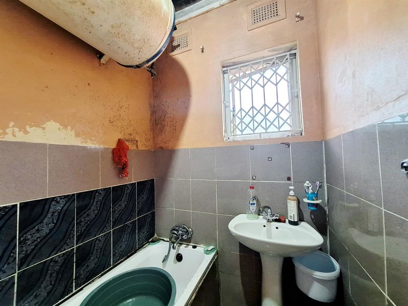 INVESTORS!!  Apartment Block For Sale in Umbilo, Durban, KwaZulu Natal - Photo 9