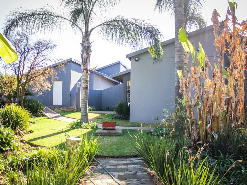 Where Space, Style and Serenity Meet - A Family Haven Like No Other! - Photo 3