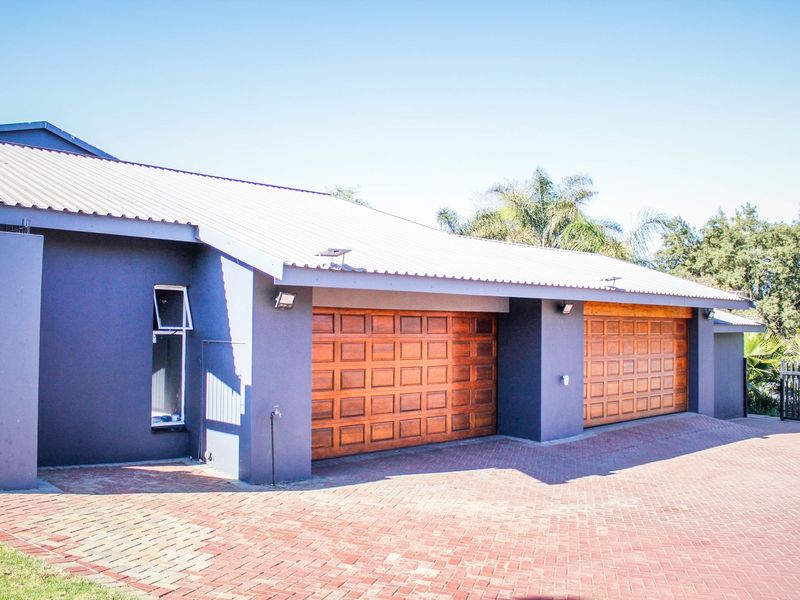 Where Space, Style and Serenity Meet - A Family Haven Like No Other! - Photo 5