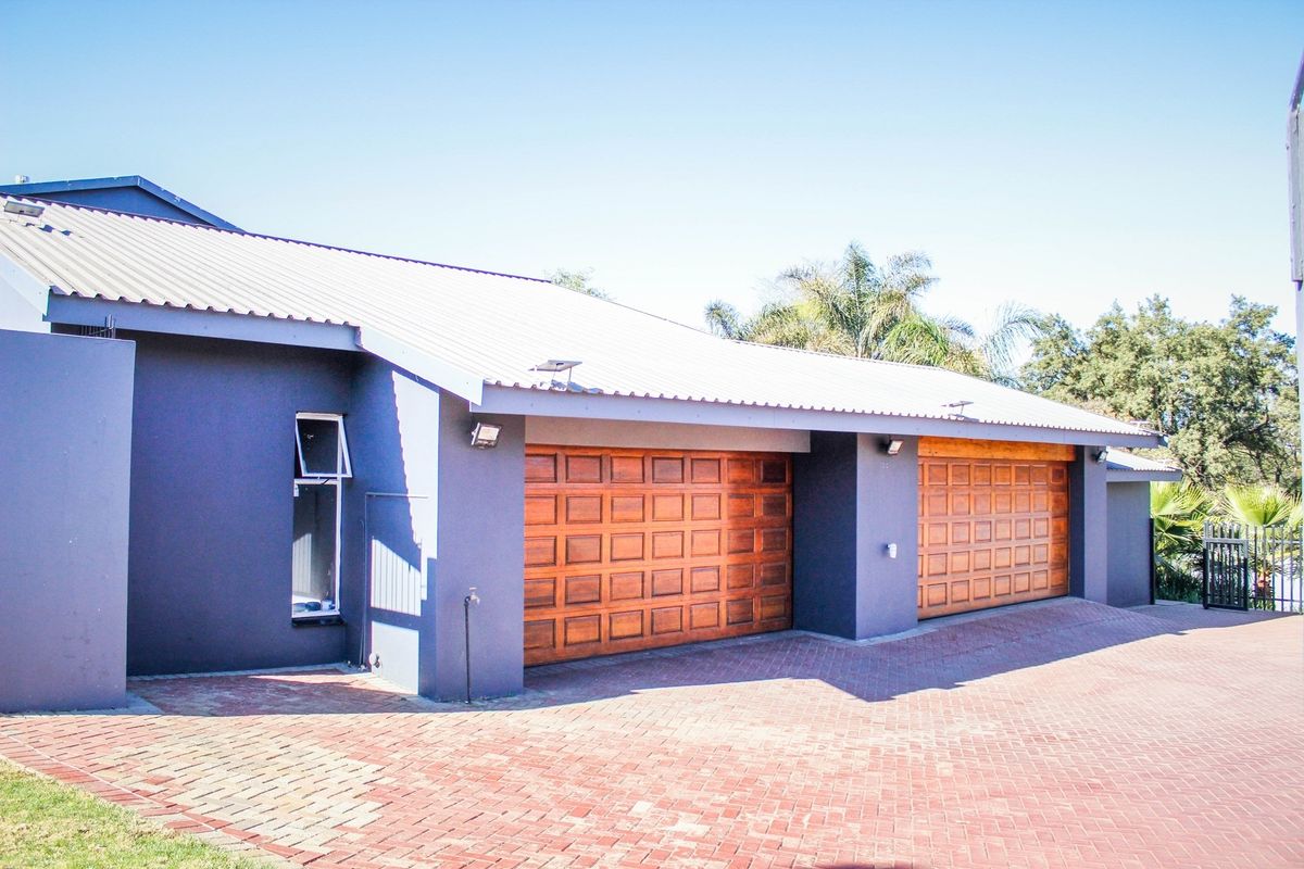 Where Space, Style and Serenity Meet - A Family Haven Like No Other! - Photo 5