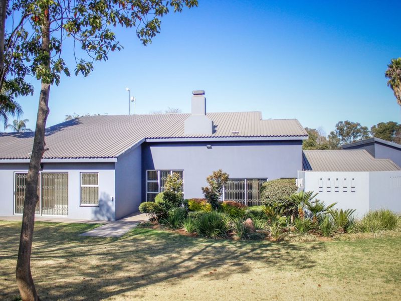 Where Space, Style and Serenity Meet - A Family Haven Like No Other! - Photo 6