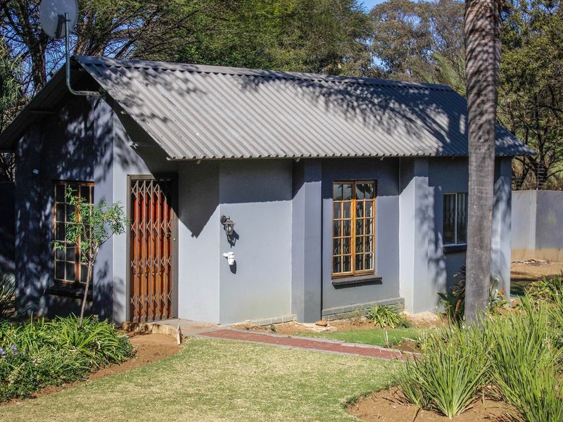 Where Space, Style and Serenity Meet - A Family Haven Like No Other! - Photo 10