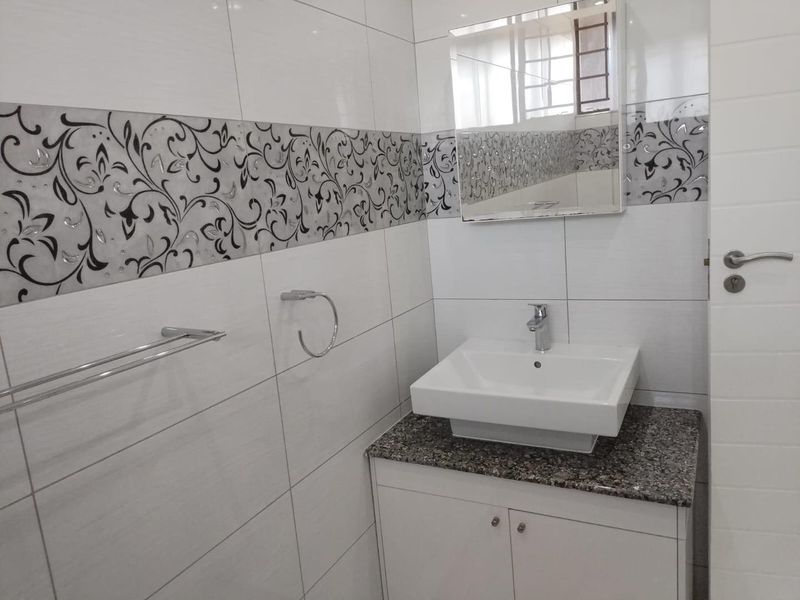 Apartment For Sale in Windermere, Durban, KwaZulu Natal - Photo 9