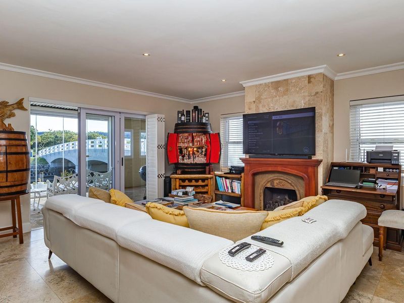 North-facing 4 bedroom House For Sale in Thesen Islands, Knysna - Photo 10