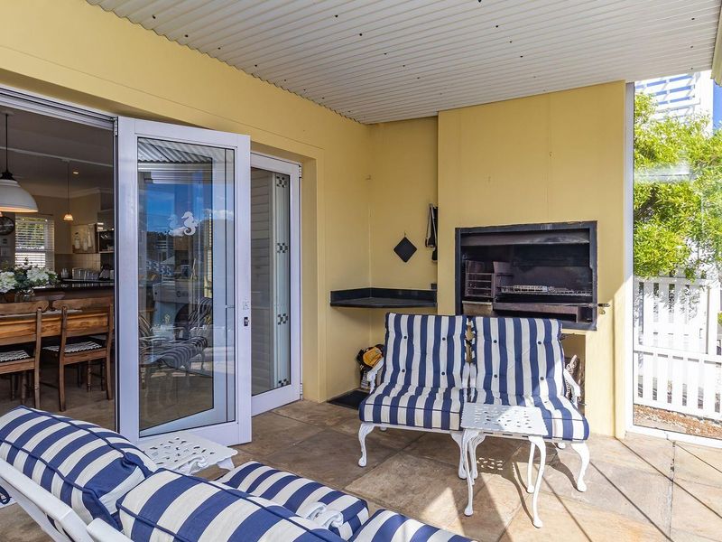 North-facing 4 bedroom House For Sale in Thesen Islands, Knysna - Photo 5