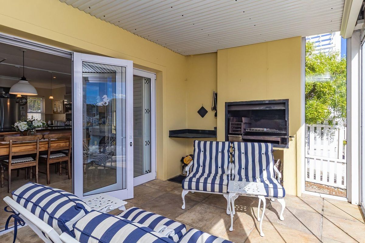 North-facing 4 bedroom House For Sale in Thesen Islands, Knysna - Photo 5
