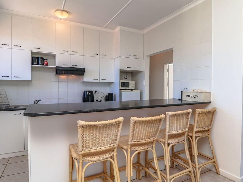 Apartment with Lagoon Views For Sale in Knysna Central - Photo 7