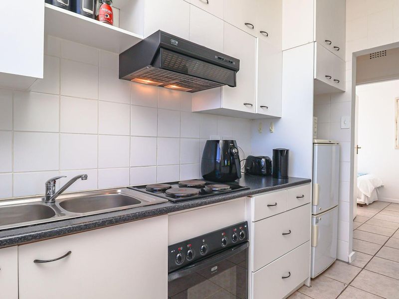 Apartment with Lagoon Views For Sale in Knysna Central - Photo 10