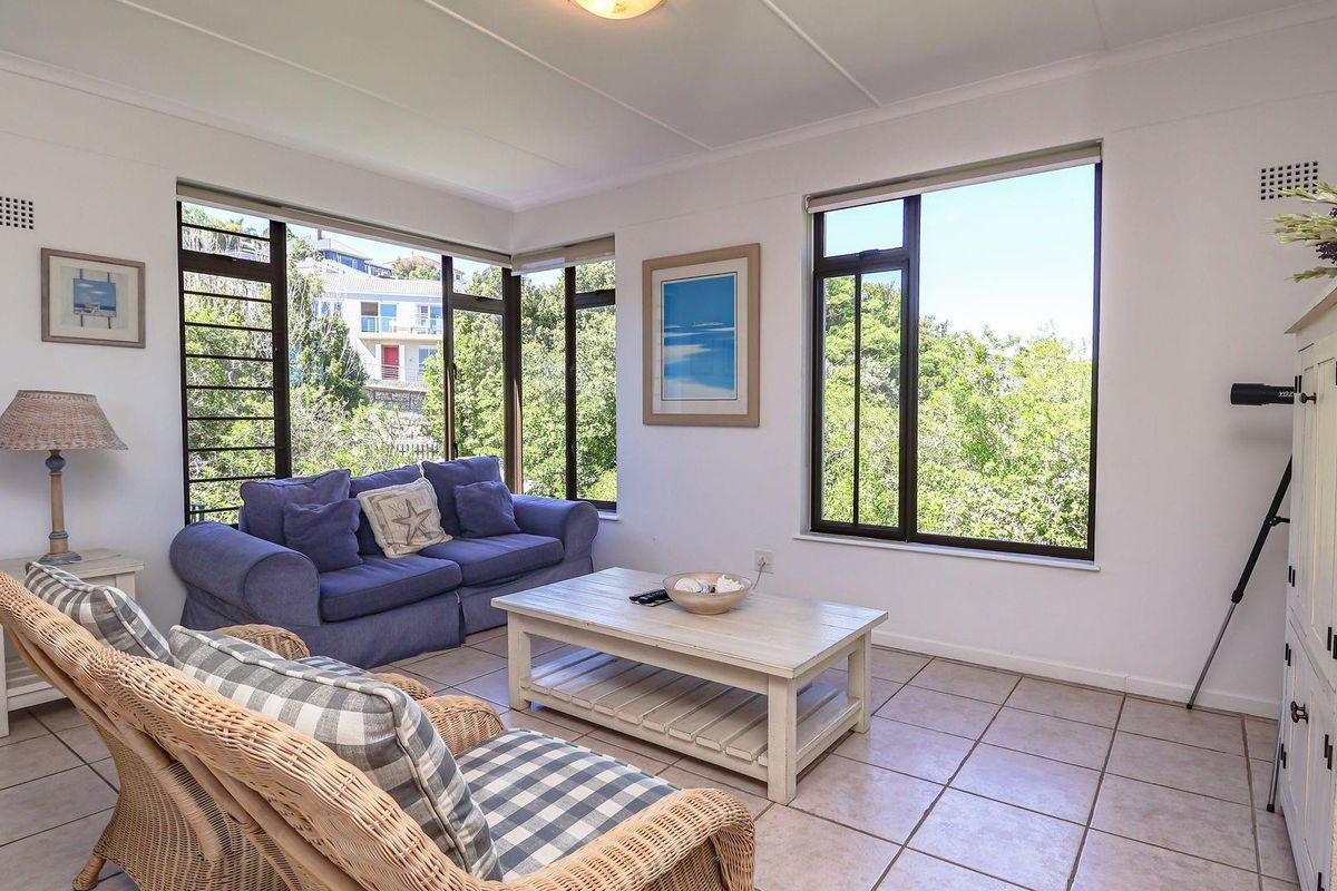 Apartment with Lagoon Views For Sale in Knysna Central - Photo 5