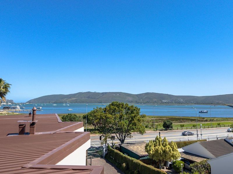 Apartment with Lagoon Views For Sale in Knysna Central - Photo 2
