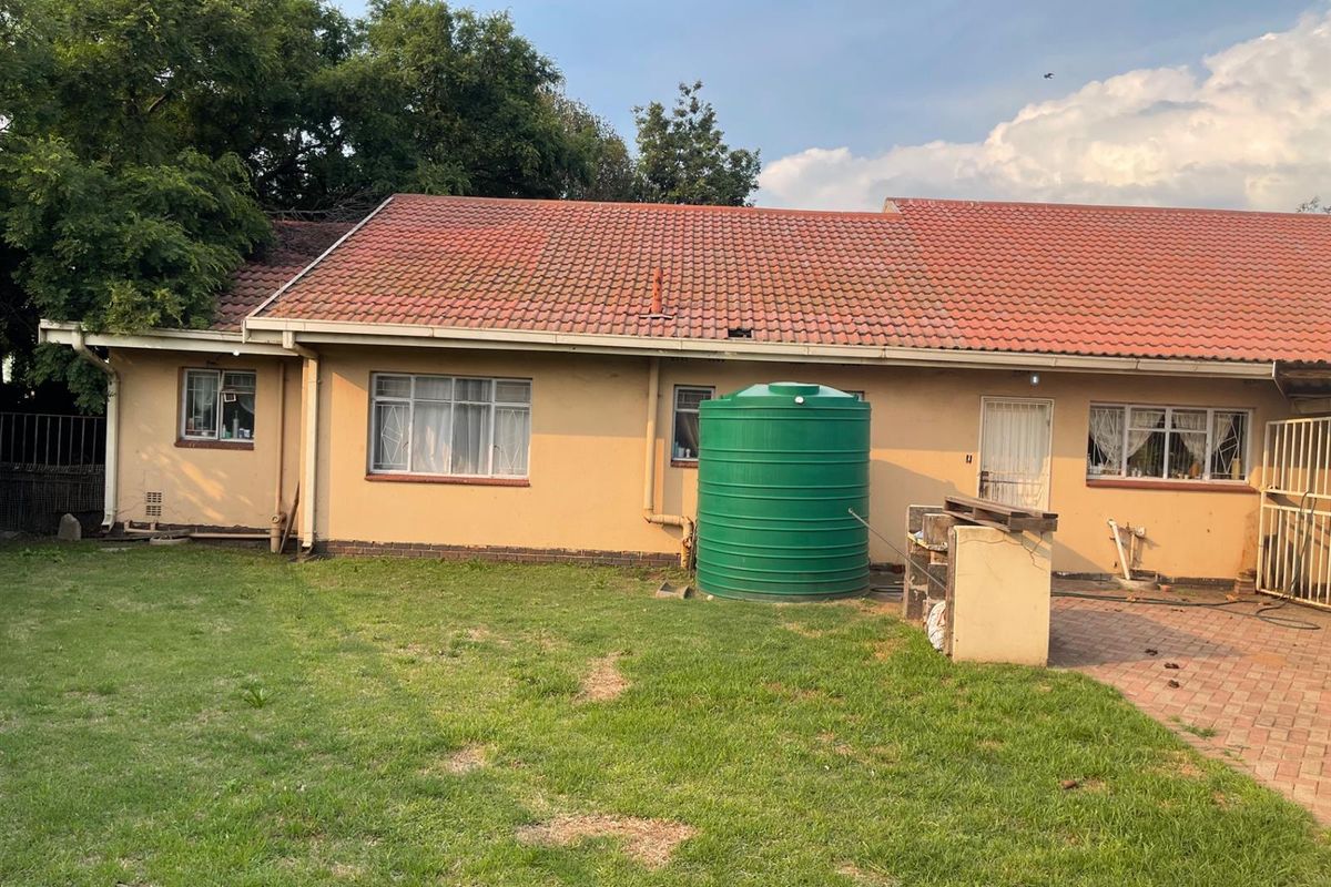 Cosy Family Home For Sale in Kriel - Photo 4