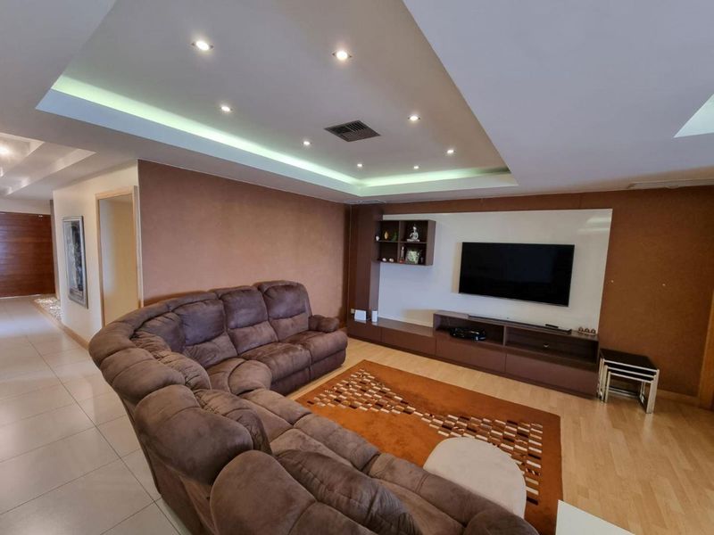 Apartment For Sale in Essenwood, Durban, KwaZulu Natal - Photo 9