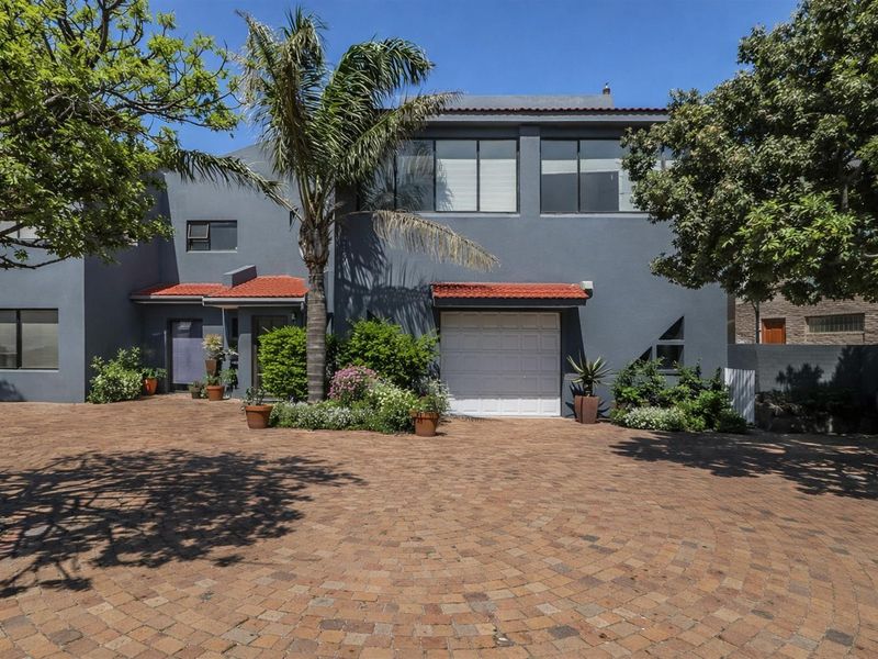 Back on the Market- Entertainers Dream Home in Greenways Golf Estate, Strand - Photo 2