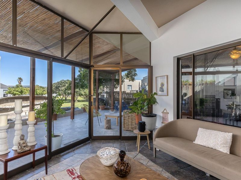 Back on the Market- Entertainers Dream Home in Greenways Golf Estate, Strand - Photo 2