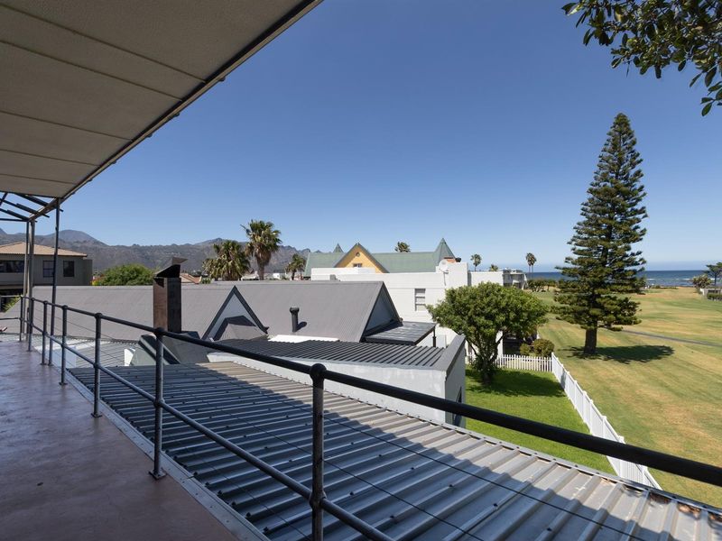 Back on the Market- Entertainers Dream Home in Greenways Golf Estate, Strand - Photo 6