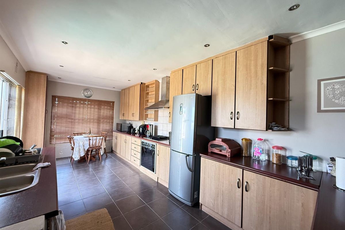 Modern Dual-Living Home with Spacious Flatlet and Pool in Vasco Estate - Photo 5