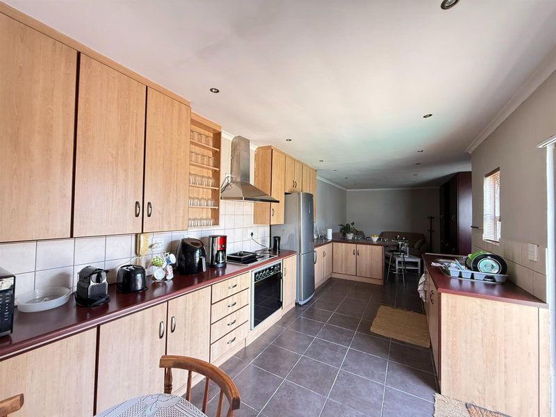 Modern Dual-Living Home with Spacious Flatlet and Pool in Vasco Estate - Photo 4