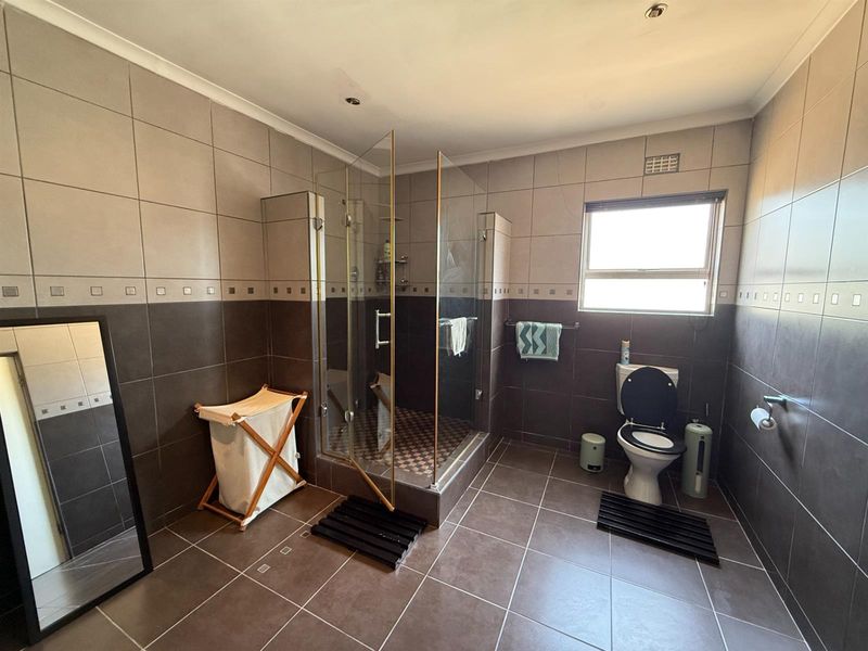 Modern Dual-Living Home with Spacious Flatlet and Pool in Vasco Estate - Photo 8