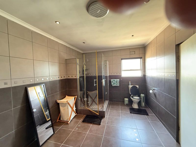 Modern Dual-Living Home with Spacious Flatlet and Pool in Vasco Estate - Photo 9