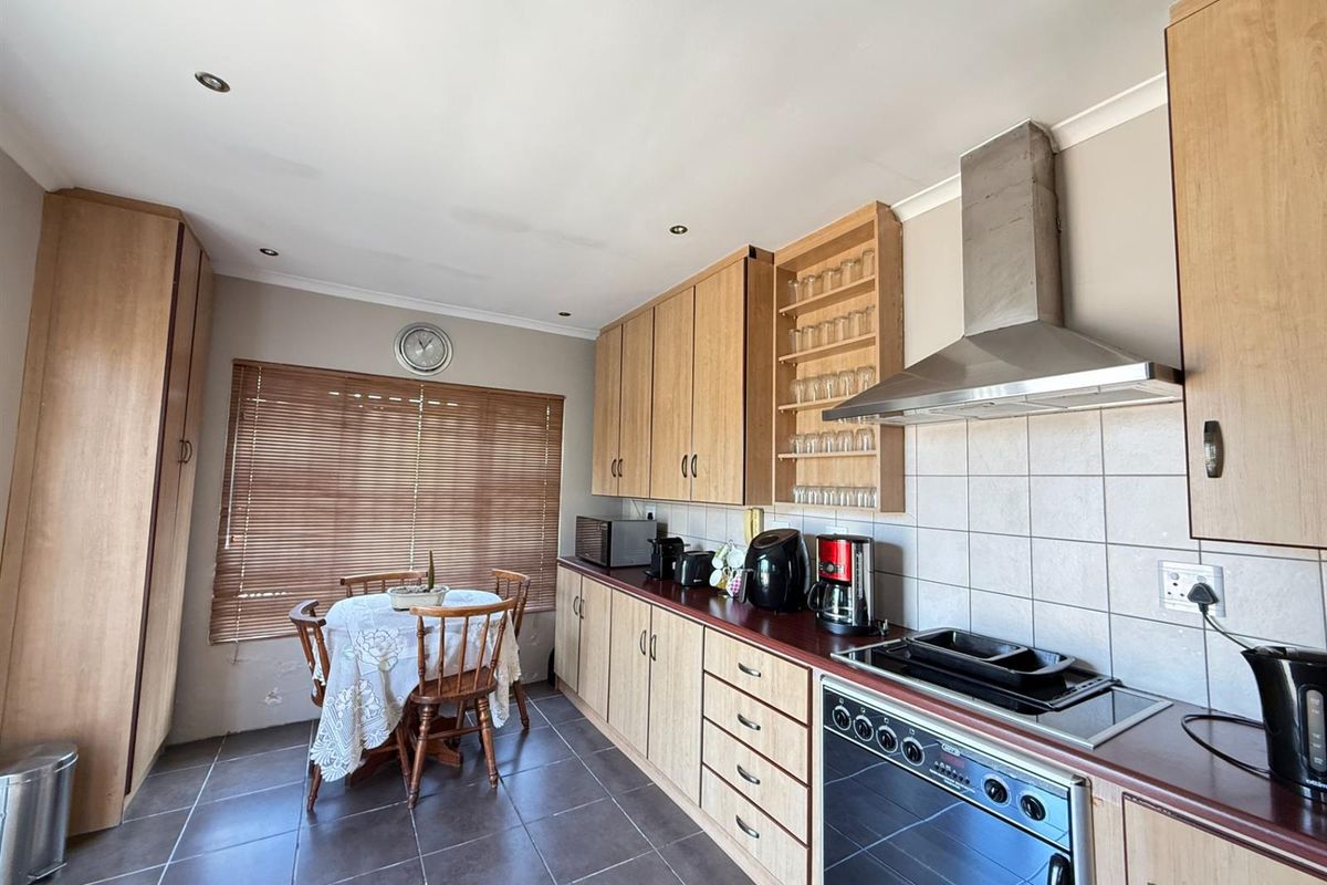 Modern Dual-Living Home with Spacious Flatlet and Pool in Vasco Estate - Photo 2