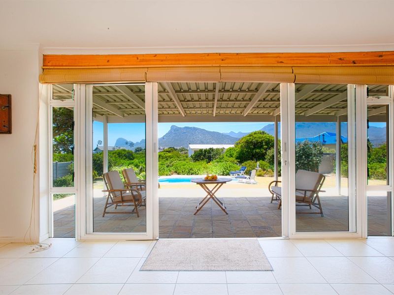 House For Sale in Pringle Bay - Photo 2