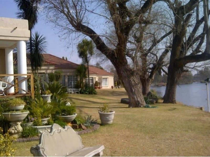 Balcony view 2 bedroom retirement unit - Photo 7
