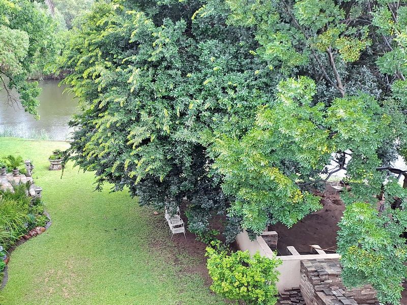 Balcony view 2 bedroom retirement unit - Photo 5