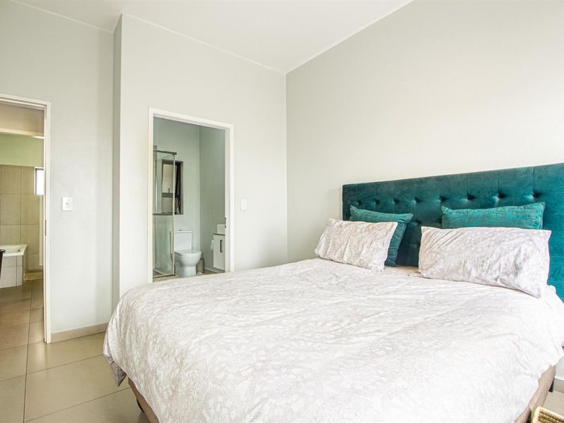 Stunning 3 Bedroom Apartment in Northriding - Photo 8