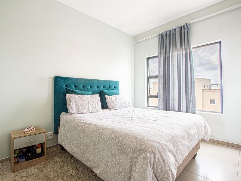 Stunning 3 Bedroom Apartment in Northriding - Photo 7