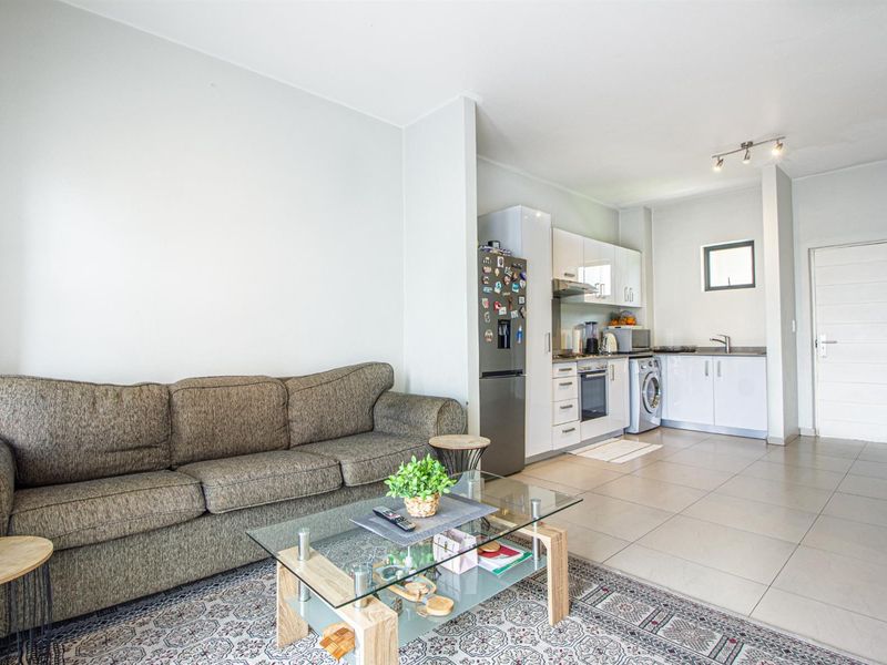 Stunning 3 Bedroom Apartment in Northriding - Photo 6