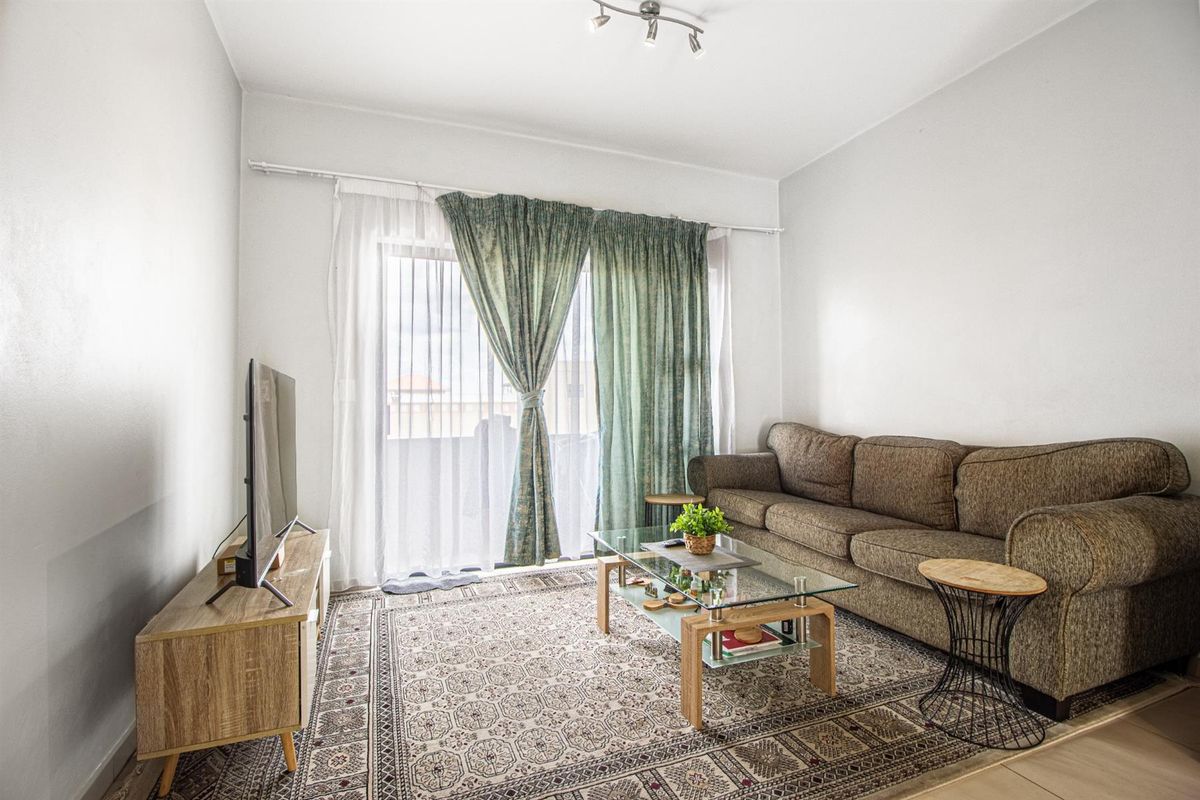 Stunning 3 Bedroom Apartment in Northriding - Photo 4