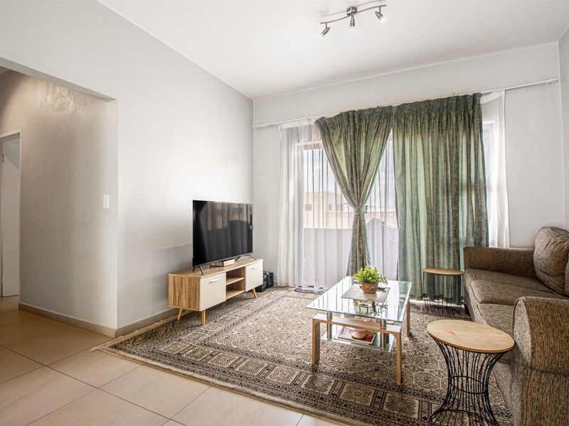 Stunning 3 Bedroom Apartment in Northriding - Photo 3