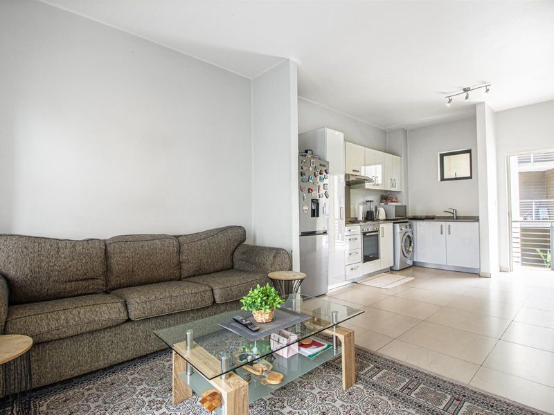 Stunning 3 Bedroom Apartment in Northriding - Photo 5