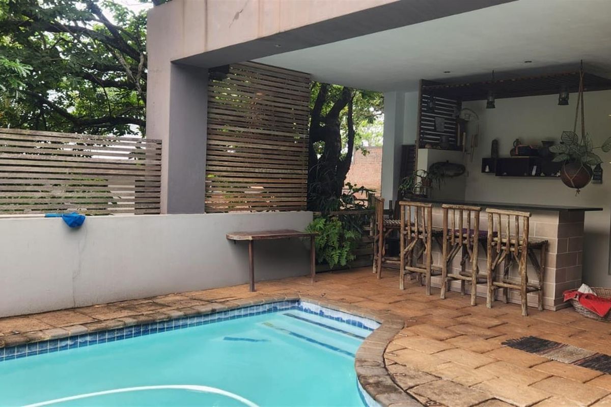 A Rare Shakas Rock Gem Offering Effortless Beachside Living - Photo 3