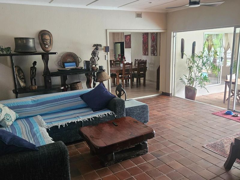 A Rare Shakas Rock Gem Offering Effortless Beachside Living - Photo 4