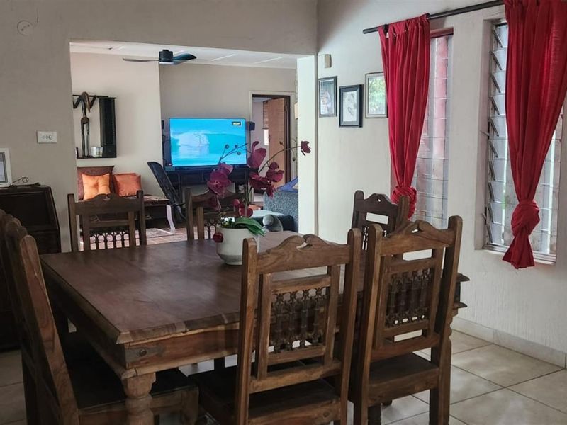 A Rare Shakas Rock Gem Offering Effortless Beachside Living - Photo 5