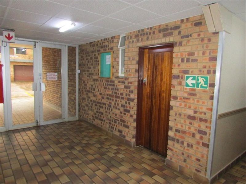 Apartment in Wonderboom South - Photo 2