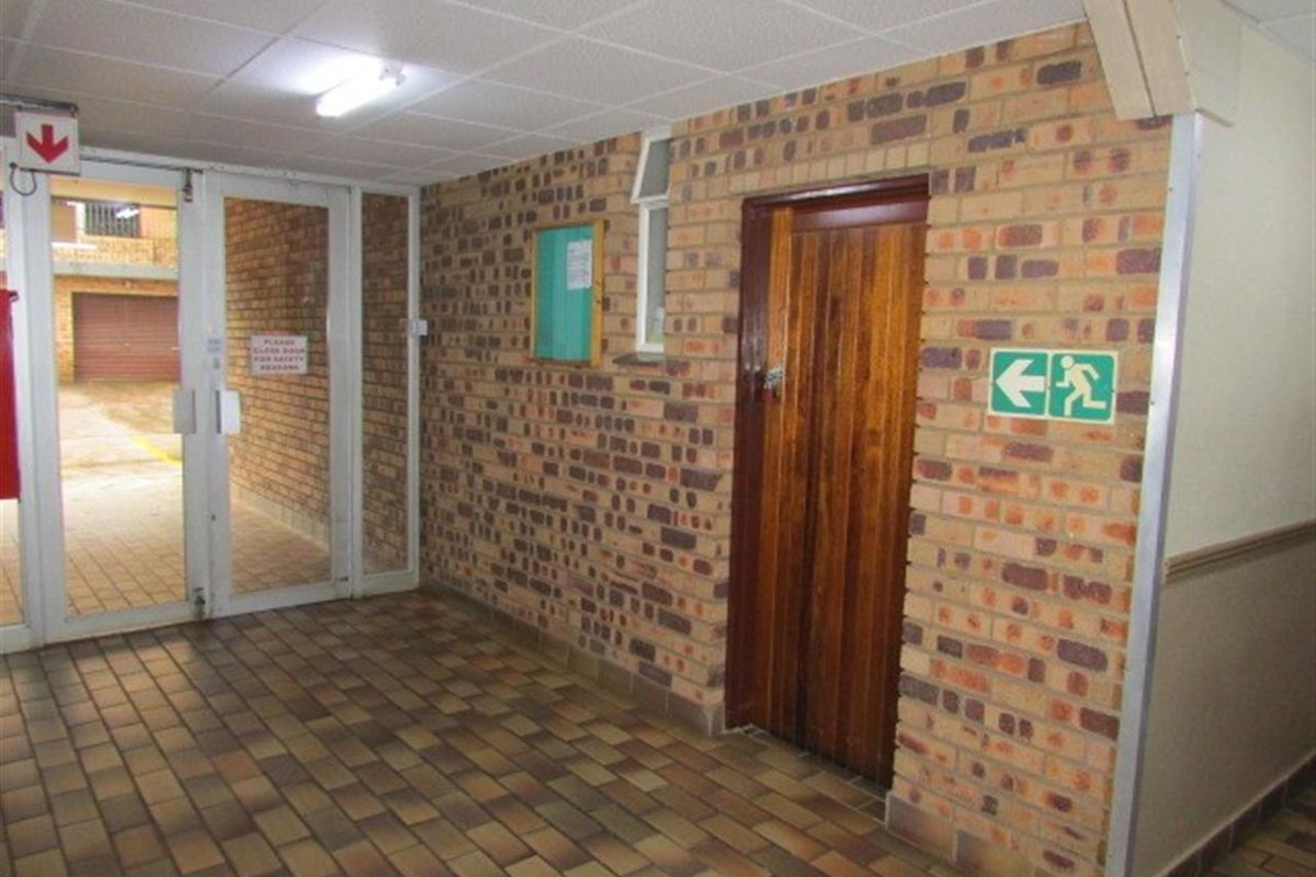 Apartment in Wonderboom South - Photo 2