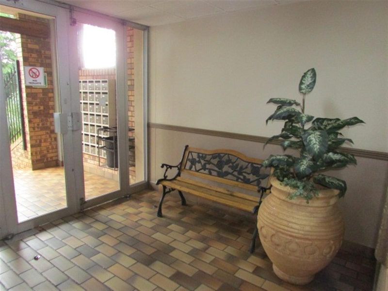 Apartment in Wonderboom South - Photo 4