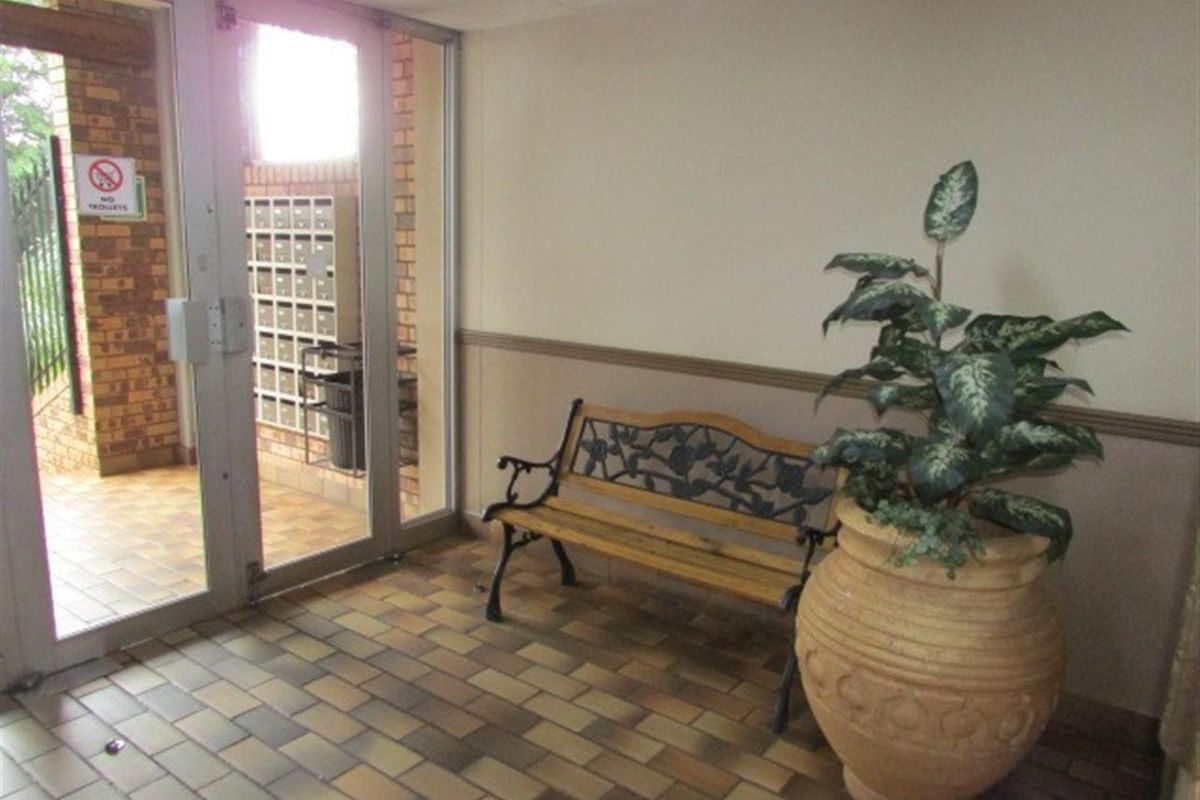 Apartment in Wonderboom South - Photo 4