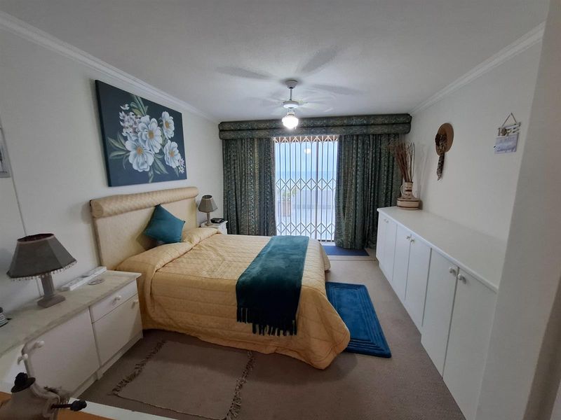 Gorgeous 3 bedroom with ocean views - Photo 8