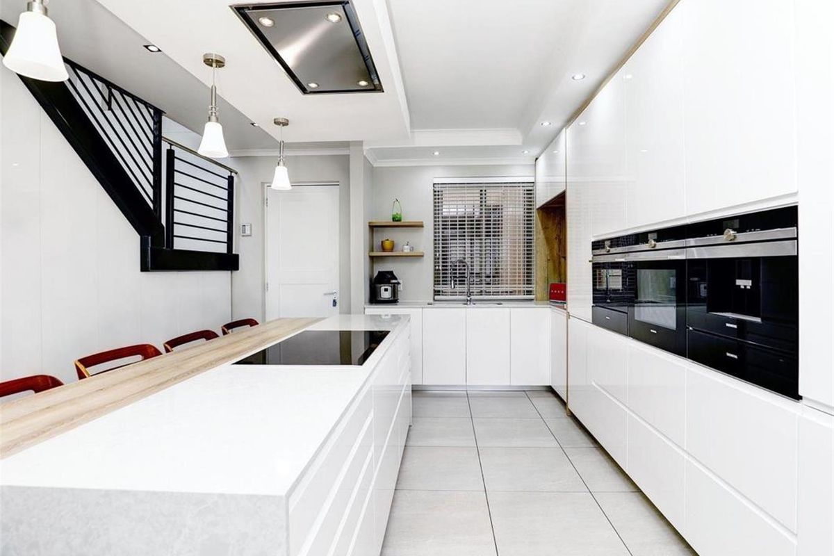 Stunning, Luxurious, Furnished Penthouse For Sale In Tyger Waterfront - Photo 2