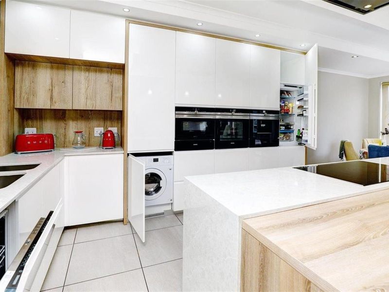 Stunning, Luxurious, Furnished Penthouse For Sale In Tyger Waterfront - Photo 4