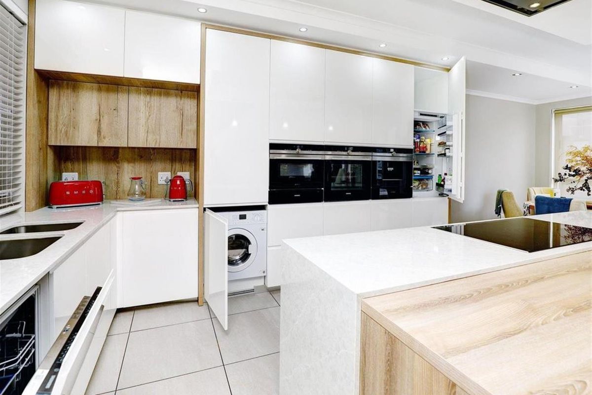 Stunning, Luxurious, Furnished Penthouse For Sale In Tyger Waterfront - Photo 4